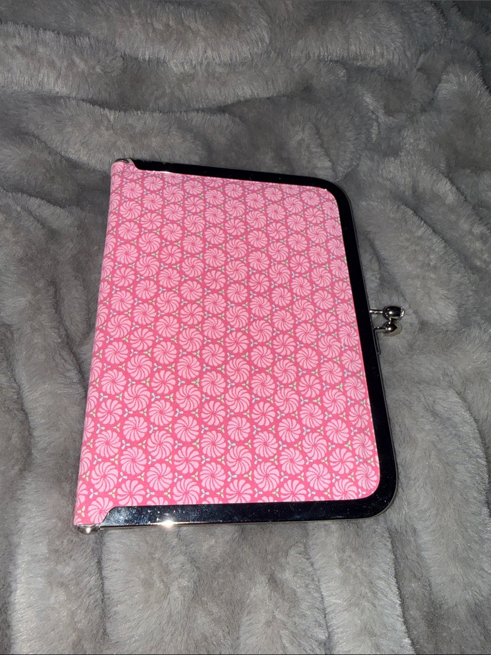 Source Unknown Pink Floral Pattern Tablet Folio Frame